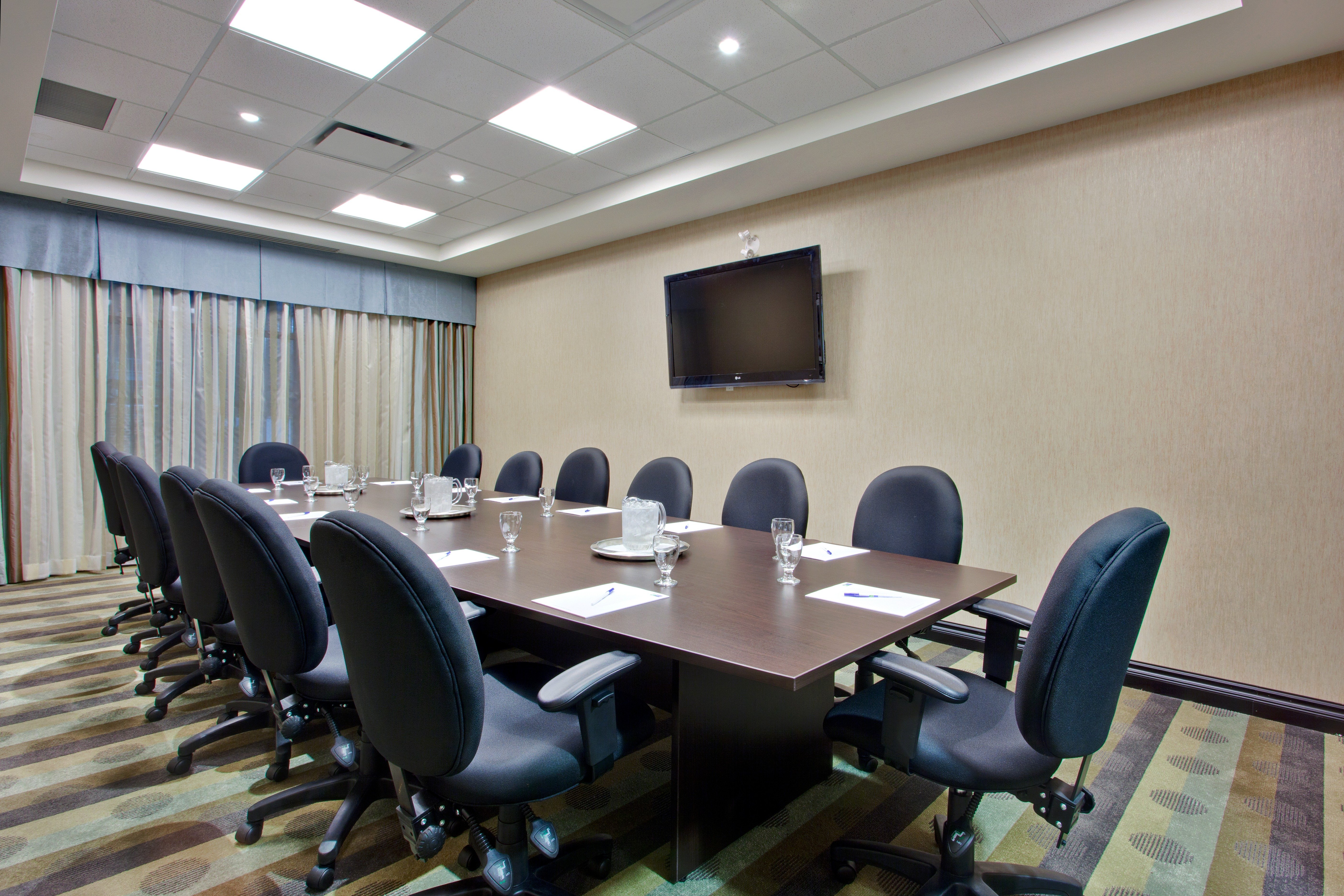 Holiday Inn Express Ottawa West Nepean 22/32