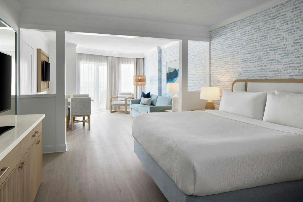 Studio, Suite, King Bed, Ocean Front, Sofa, Balcony