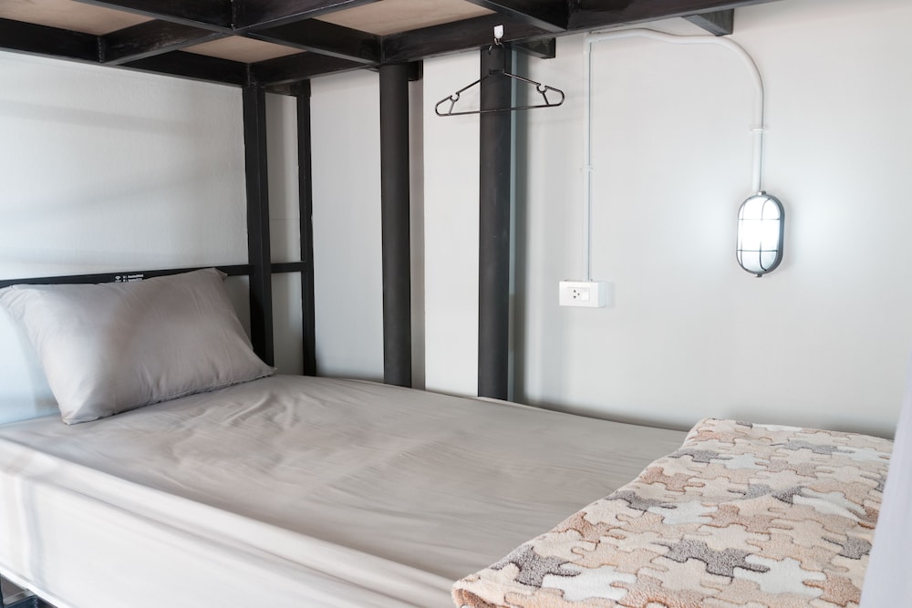 Iris Hostel 23/40