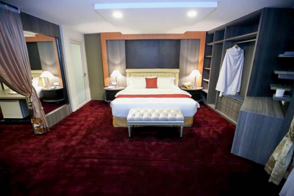 Vip, King Bed