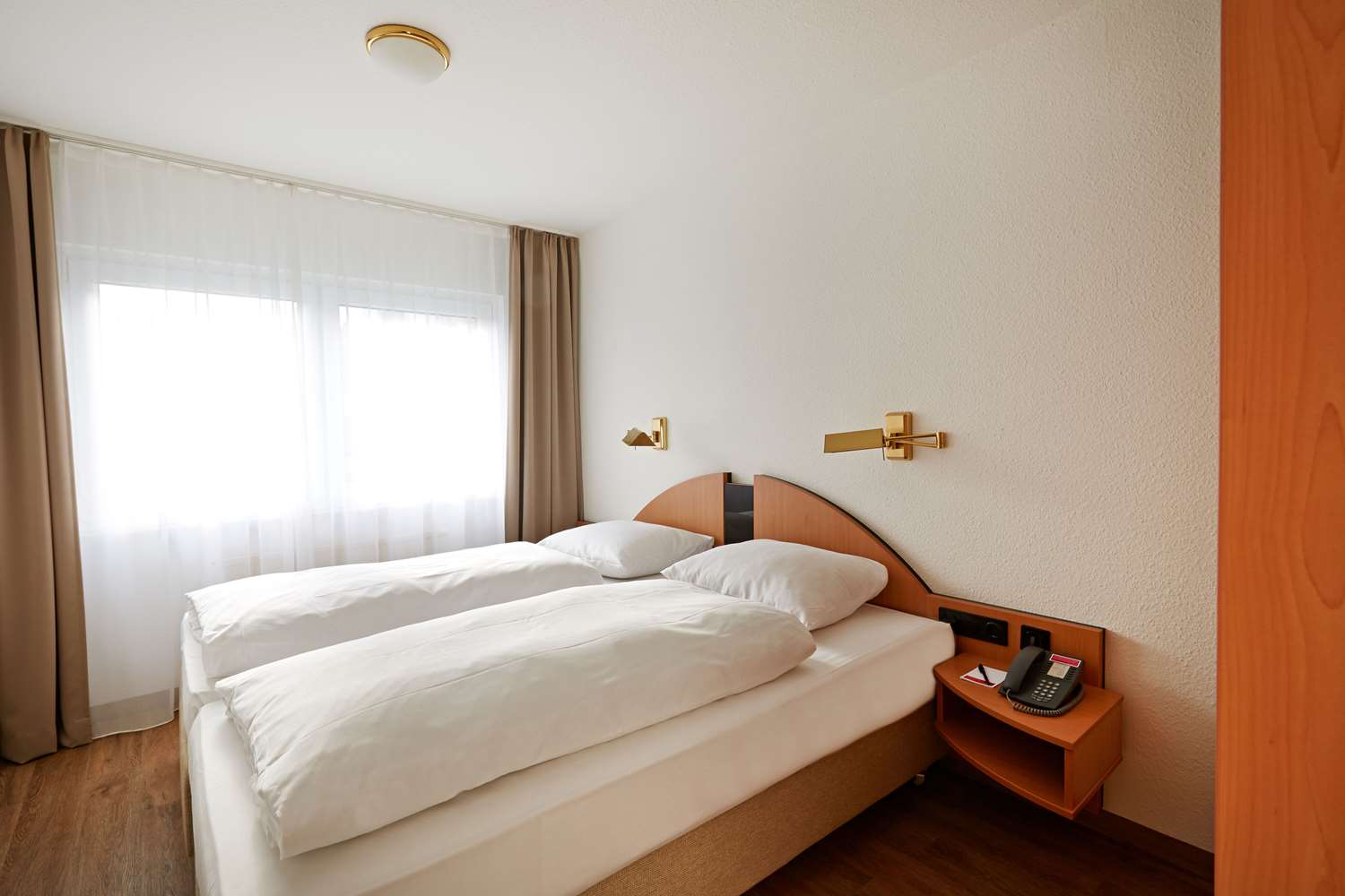 H+ HOTEL WIESBADEN NIEDERNHAUSEN 27/66