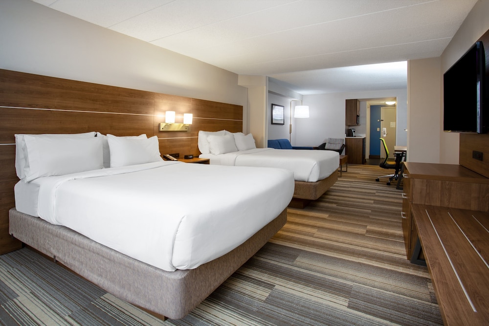 Holiday Inn Express Hotel And Suites Fort Wayne 15/57