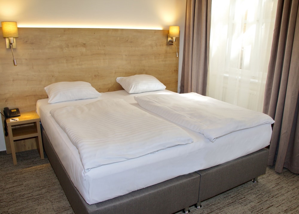 City Hotel Ring 9/36