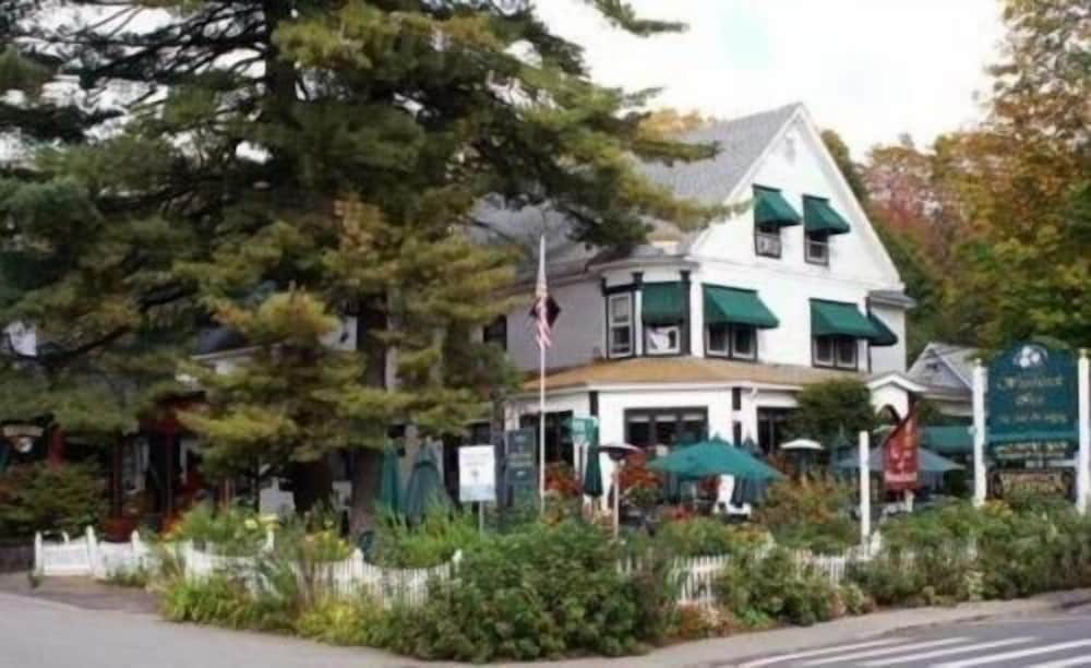 WoodStock Inn 9/43