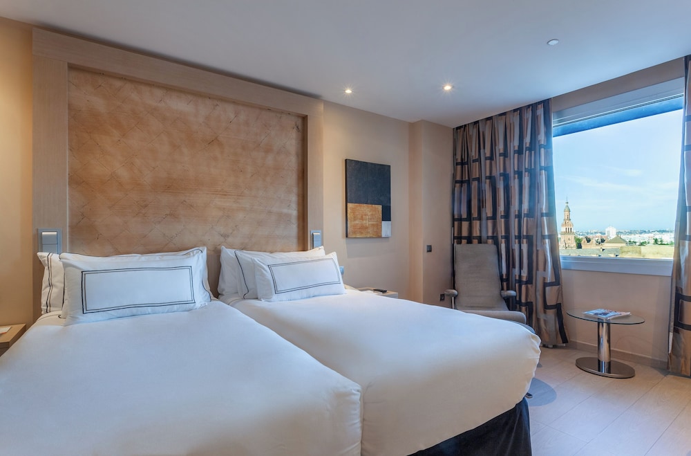 MELIA, TWIN BEDS