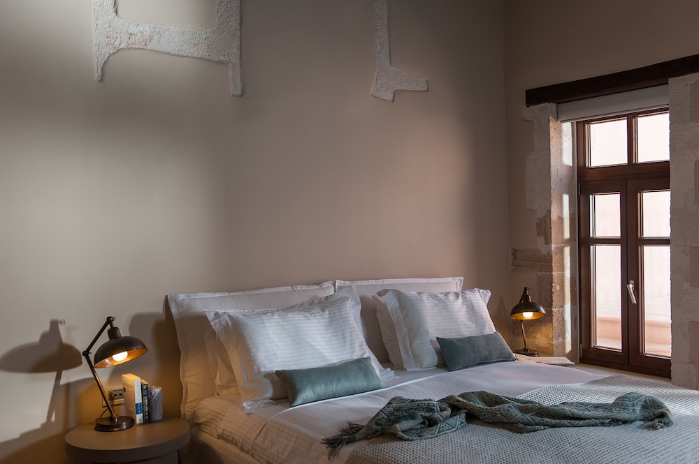 Serenissima Boutique Hotel 12/71