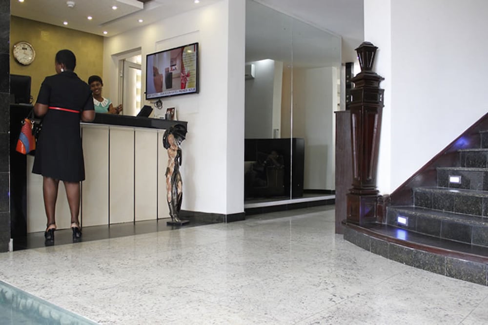 Oakspring Hotel &amp; Luxury Suites 11/50