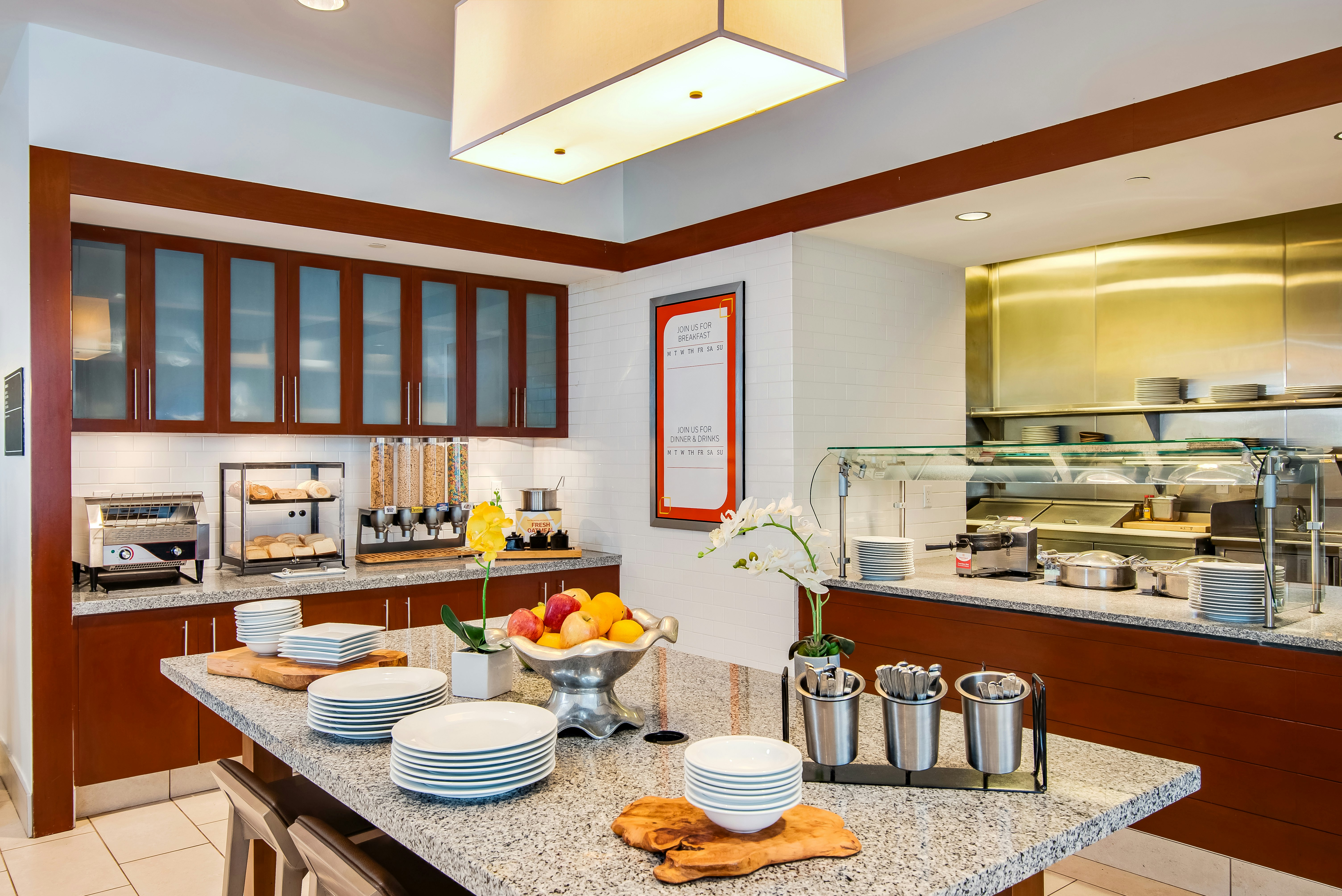 Hilton Garden Inn Alexandria Old Town National Harbor 27/52