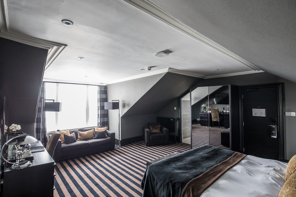 The Chester Hotel 25/49