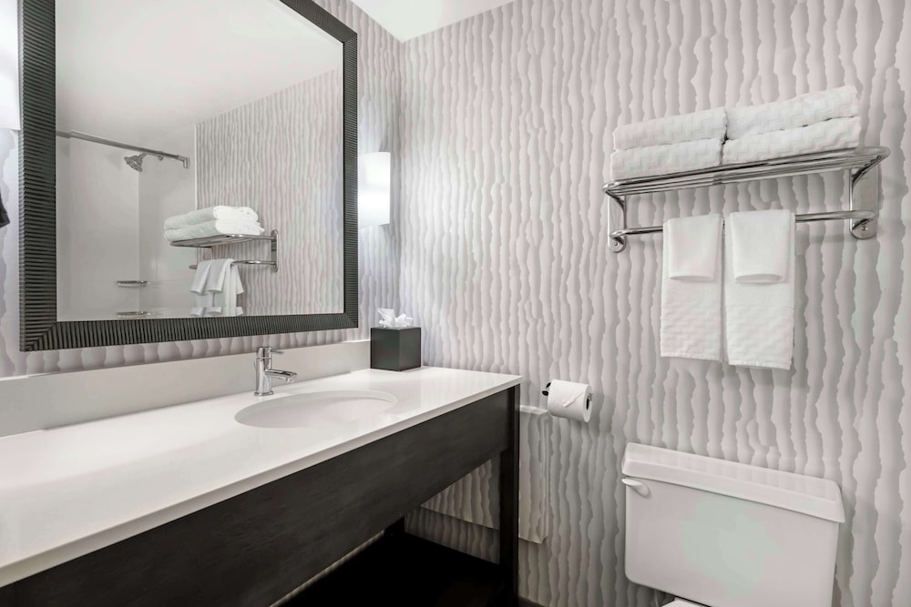 غرفة قياسية بسريرين كوين بإطلالة على البحر، Best Western Plus Agate Beach Inn 7/7