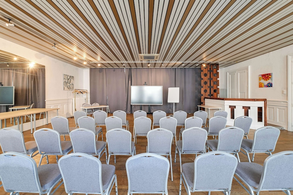 Brit Hotel Confort Roanne Grand Hotel 63/69