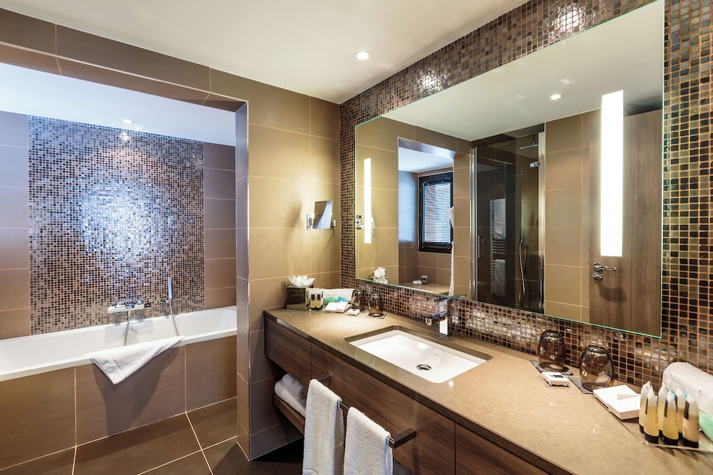 Junior Suite, Queen Bed