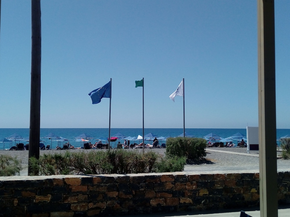 Almyra Hotel & Village 65/70