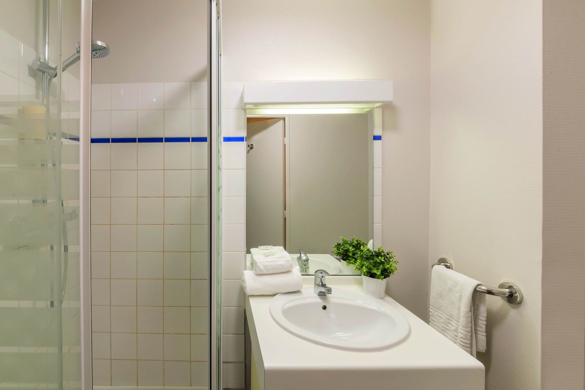 Studio, Double Bed, Sofa, Appart City Classic Nantes Quais de Loire 9/10