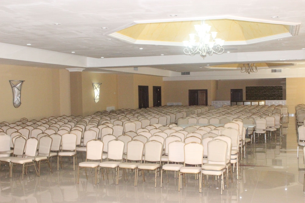 La Quinta Hotel 50/54