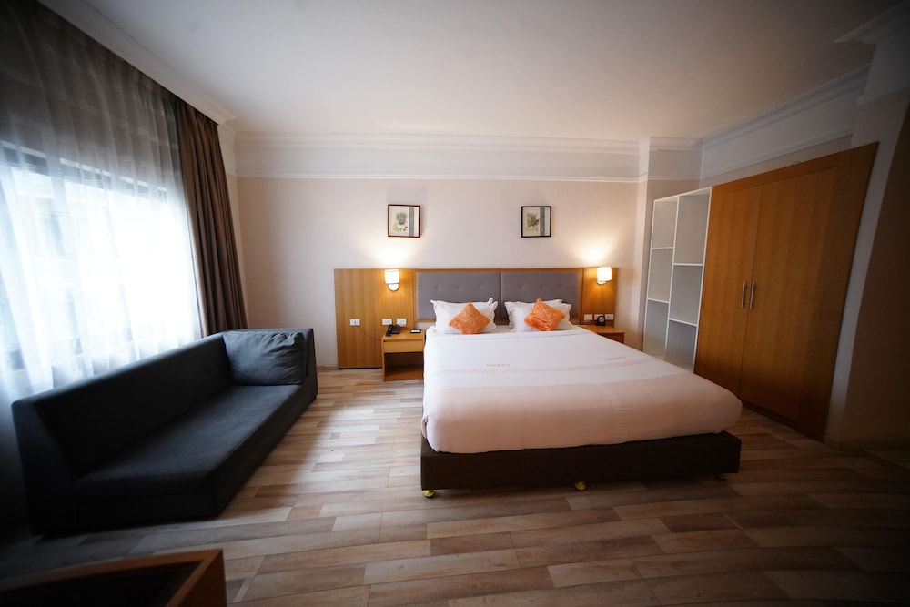 JUNIOR SUITE ROOM