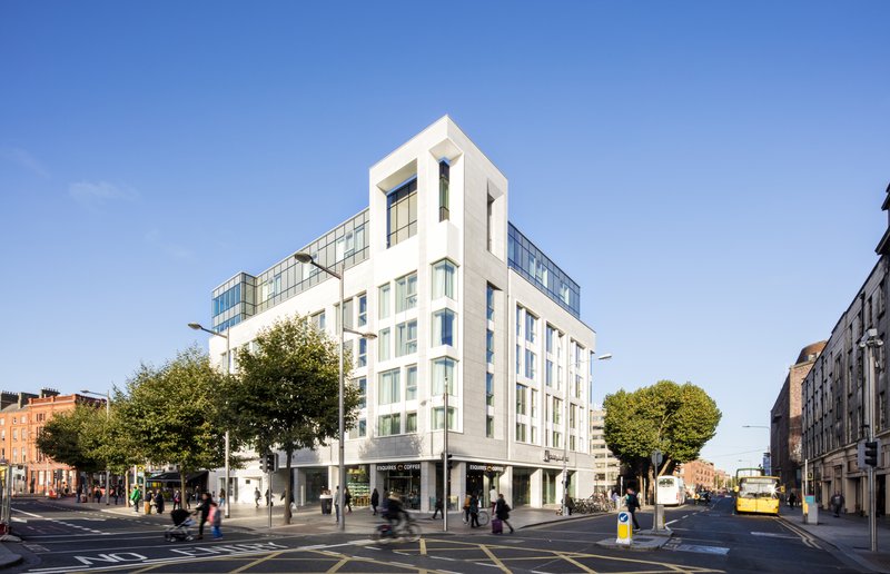 HOLIDAY INN EXPRESS DUBLIN CITY CENTRE 66/71