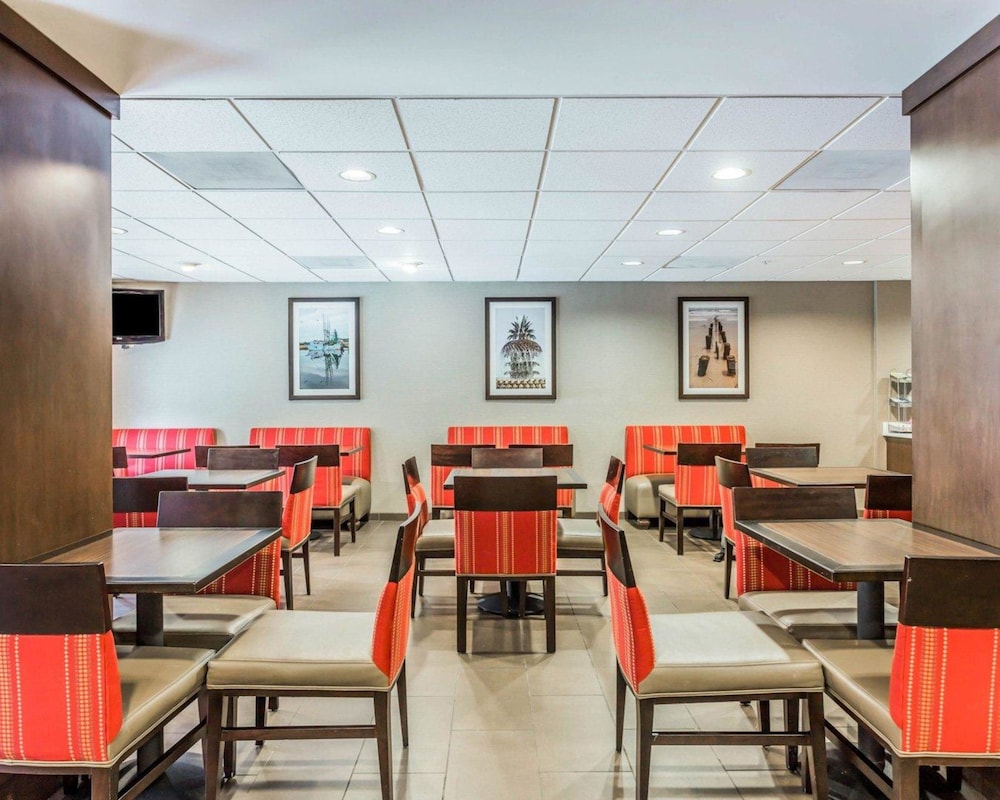 Comfort Suites At Isle Of Palms Connector 32/48