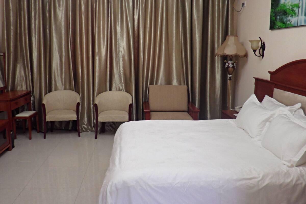 غرفة قياسية بسرير مزدوج أو سريرين منفصلين، Oriental Swan Hotel Livingstone 2/2