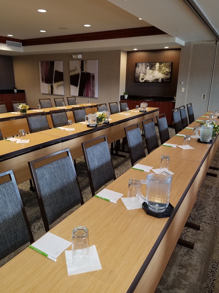 Courtyard Marriott Aksarben Village 38/50