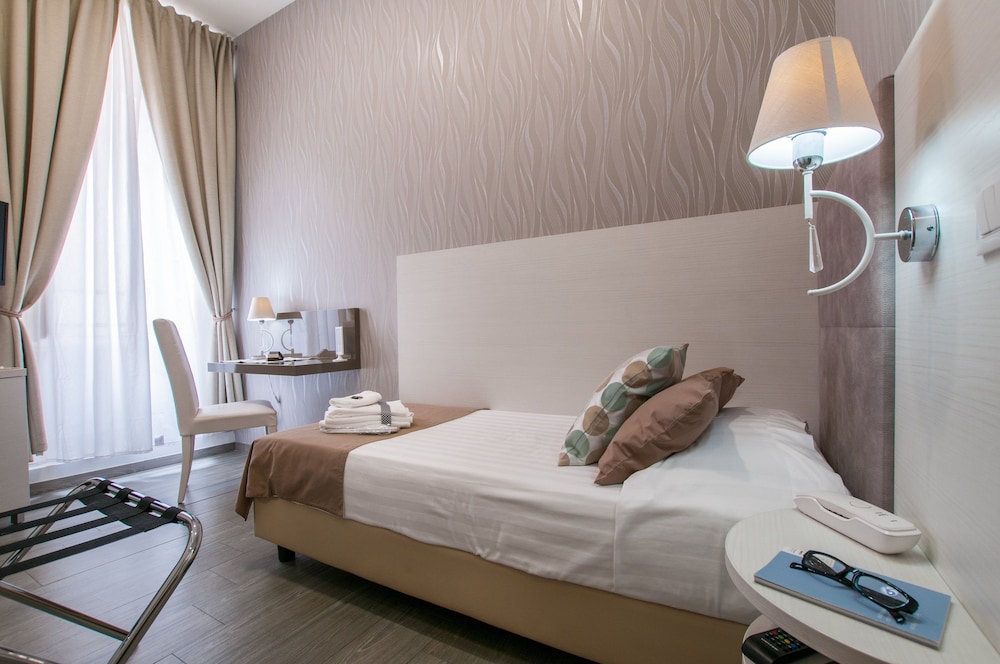 Elenoire Rooms & Suite 17/48