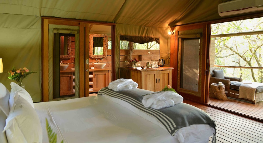 Summerfields Rose Retreat Spa 16/50