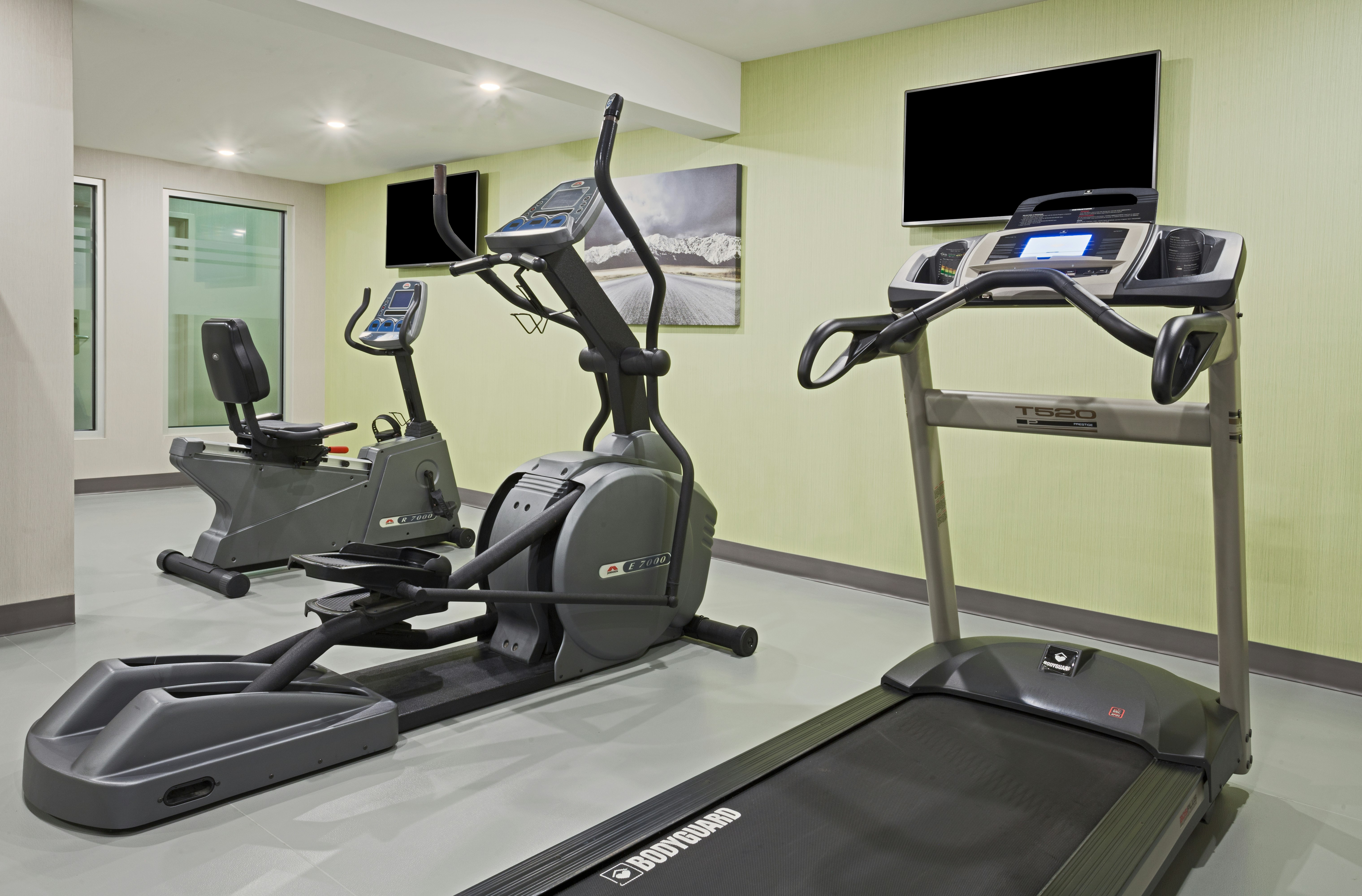 Holiday Inn Express Suites Fredericton 43/76