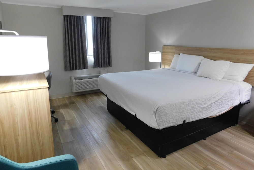غرفة بسرير كينج، Days Inn by Wyndham Effingham 3/10