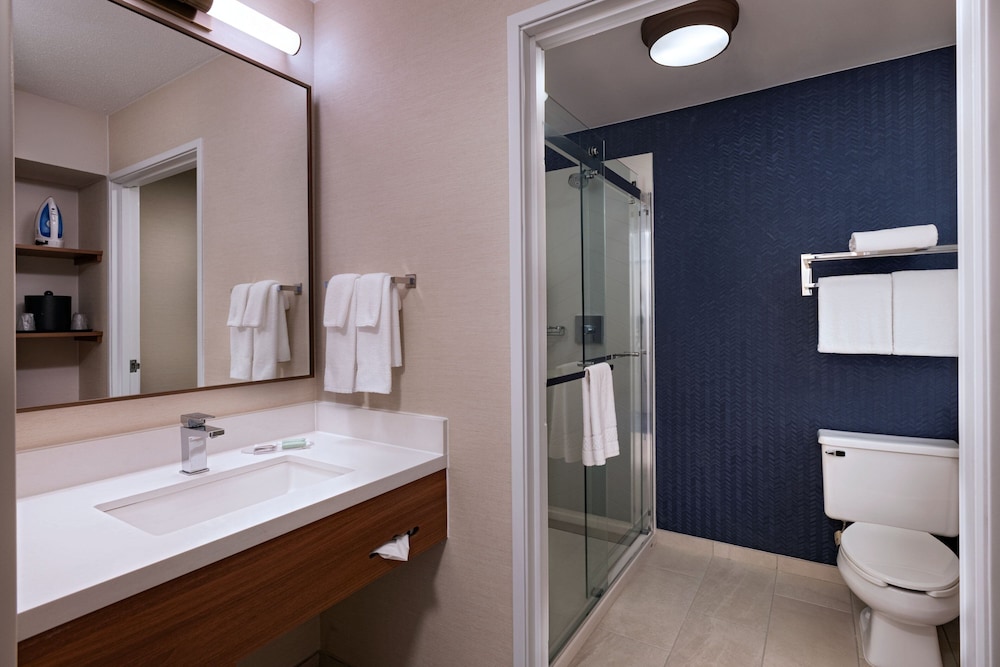 Fairfield by Marriott Inn & Suites Kansas City Airport 34/38