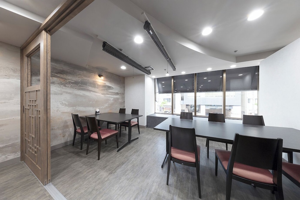 City Route Hotel 33/42