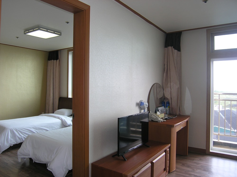 Il Sung Jeju Beach Resort 29/42