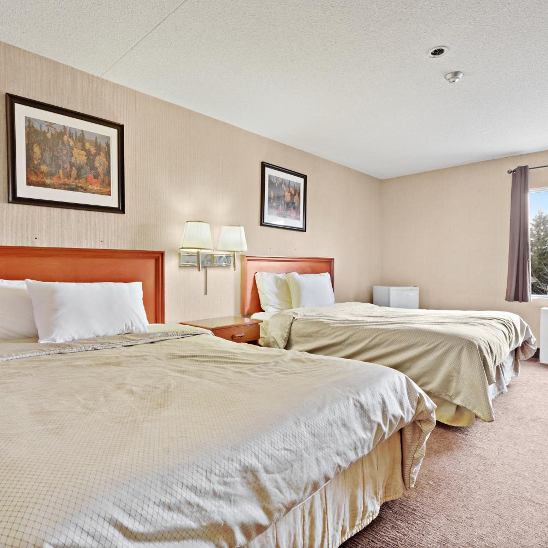 غرفة بسريرين كوين، Niagara Lodge Suites 5/10