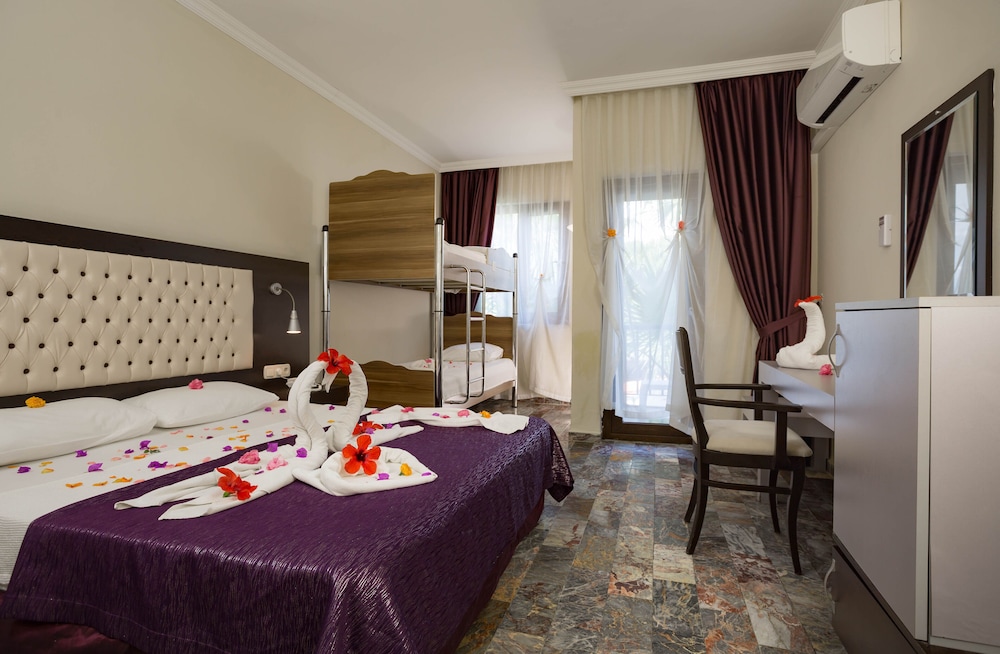 Club Akman Beach Hotel 7/50