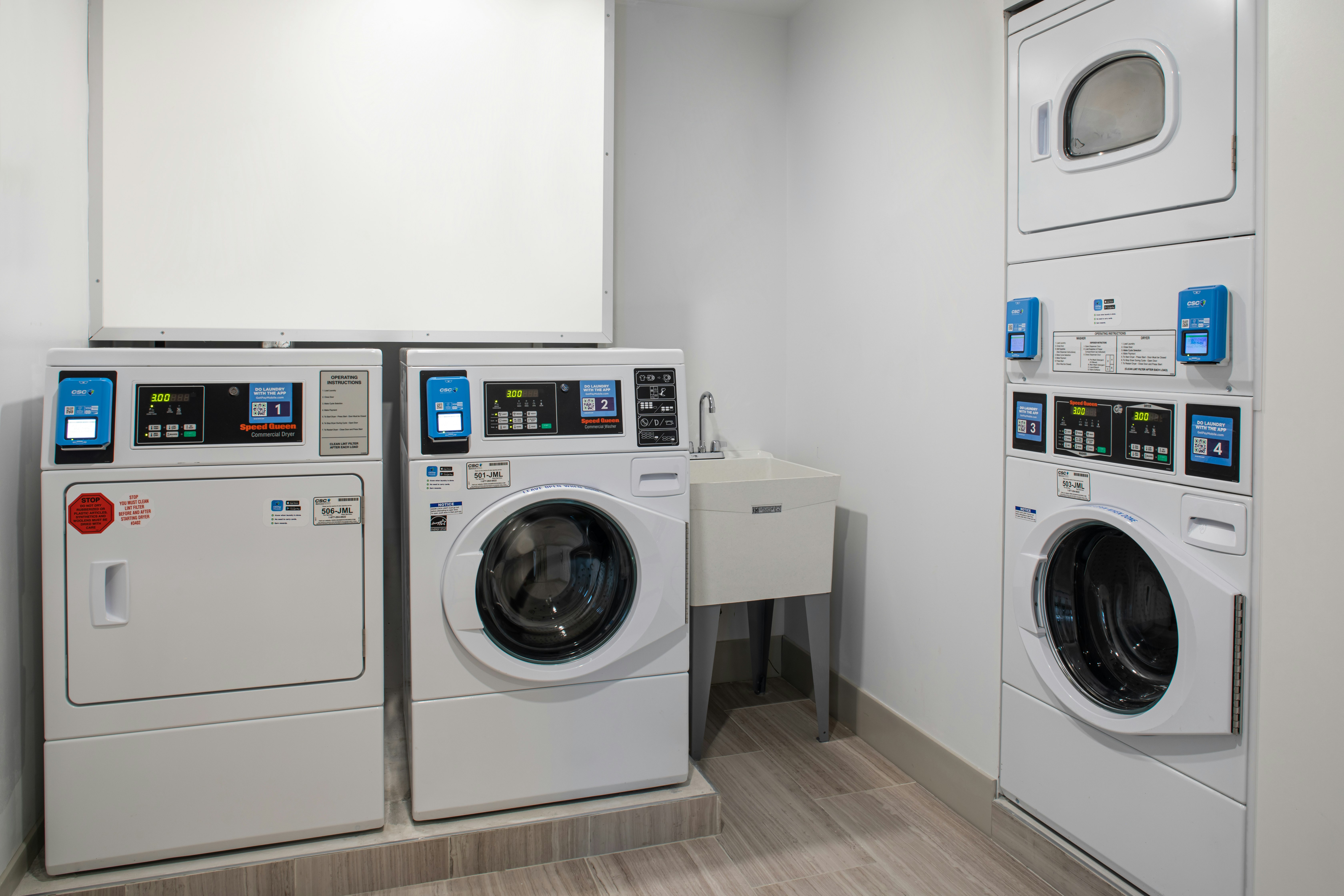 Holiday Inn Express & Suites Woodside LaGuardia Airport 20/30