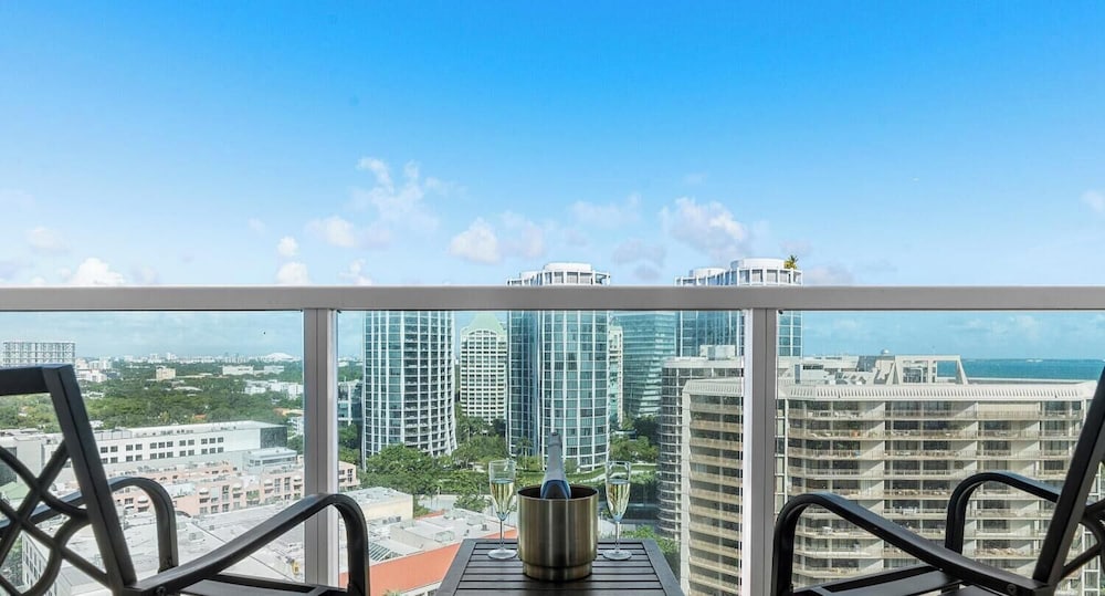 Miami Vacation Rentals - Coconut Grove 5/60