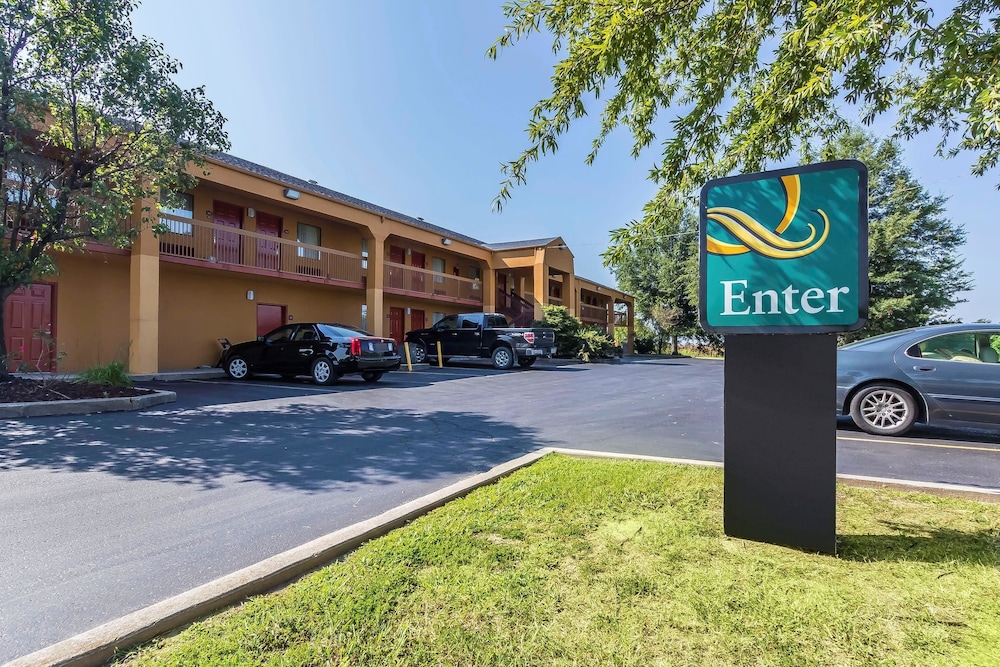 Quality Inn Charleston - Sikeston 3/36