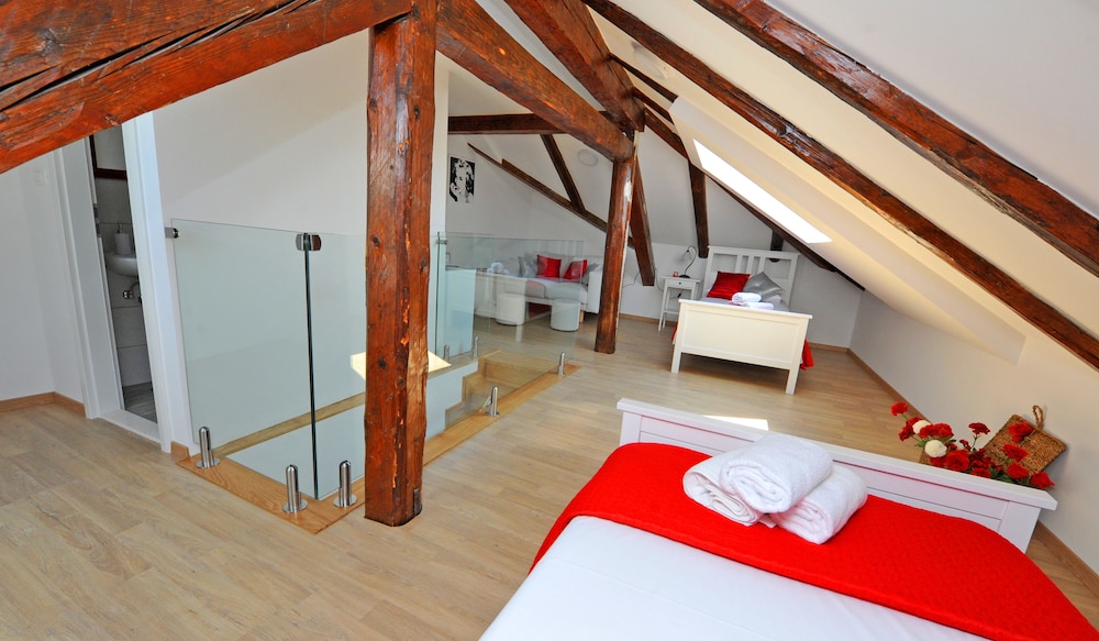 Nirvana Luxury Rooms 43/82