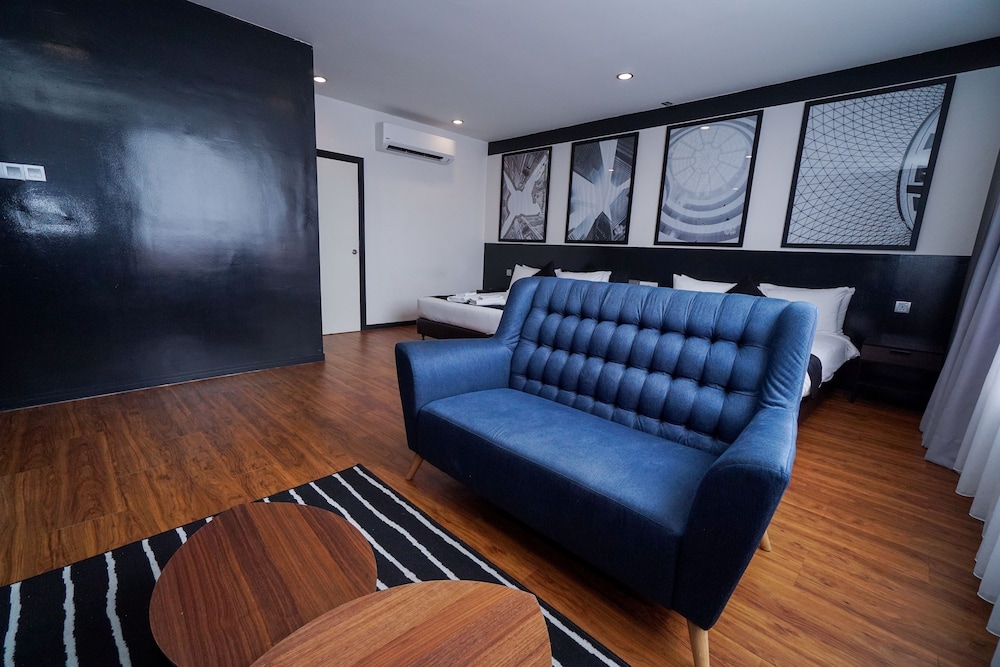 Bloommaze Boutique Hotel 53/69