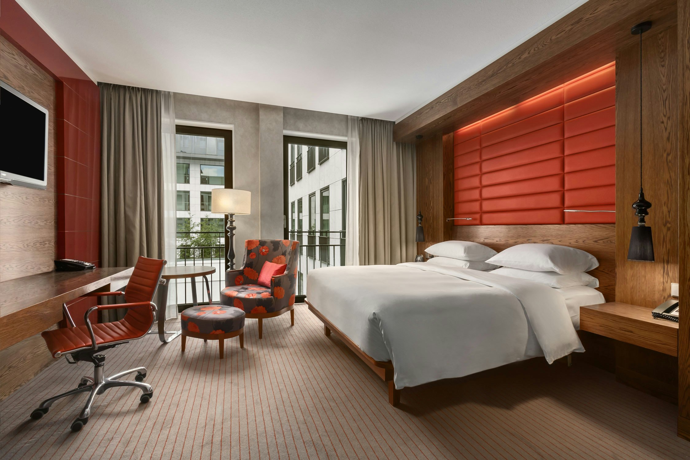 GUEST ROOM, KING BED