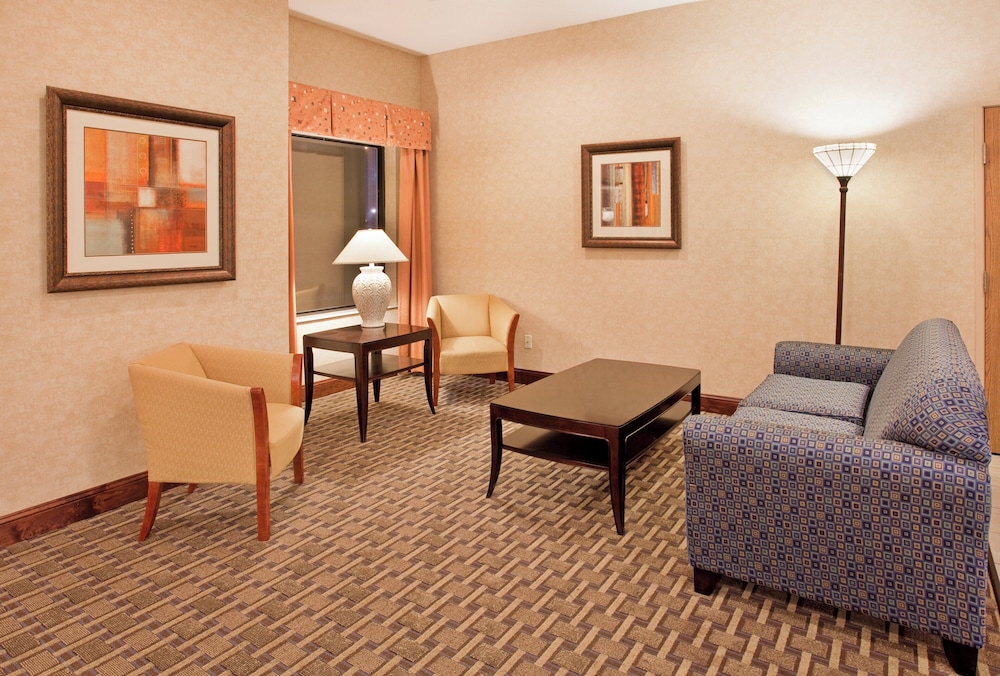 Holiday Inn Express & Suites Kansas City-Liberty (Hwy 152), an IHG Hotel 54/74