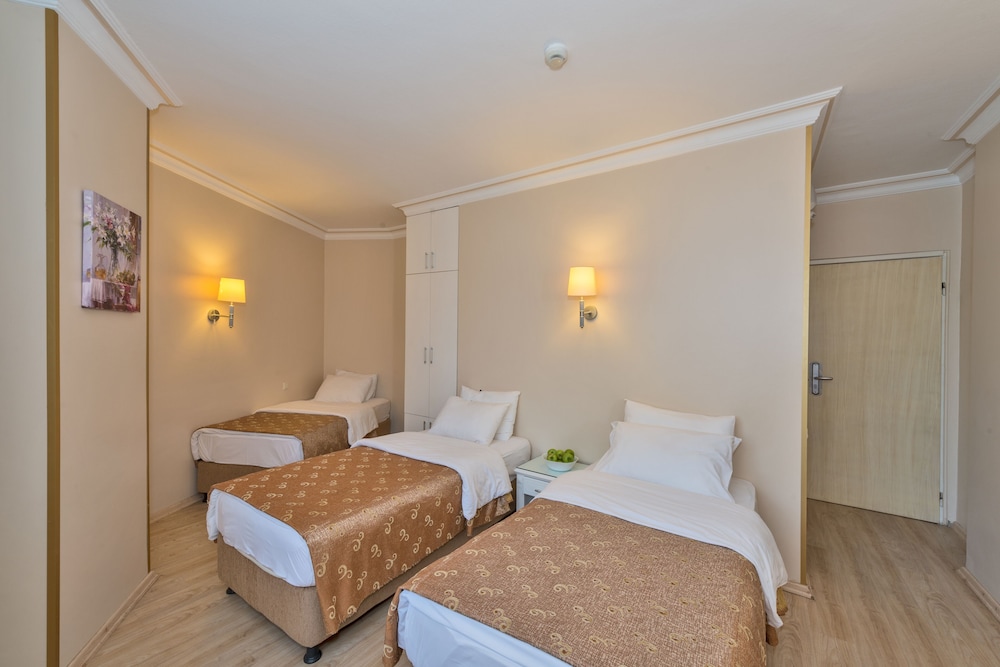Fuar Hotel 15/50