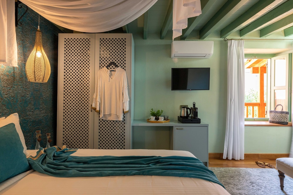 SPERVERI BOUTIQUE HOTEL 33/77