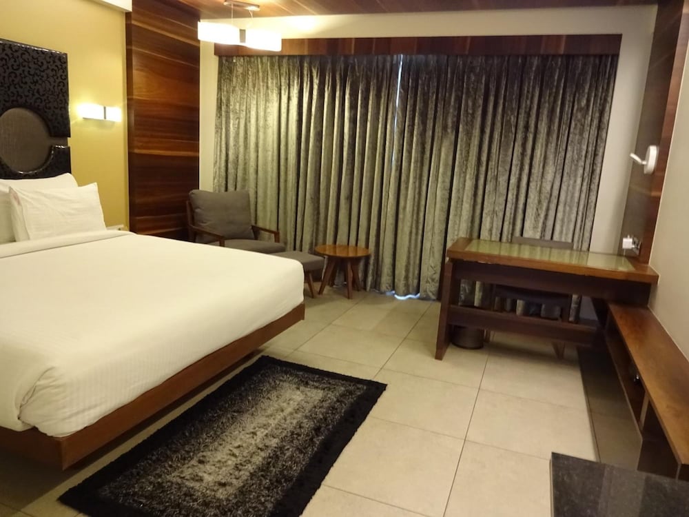 Hotel Cosmopolitan Ahmedabad 22/62