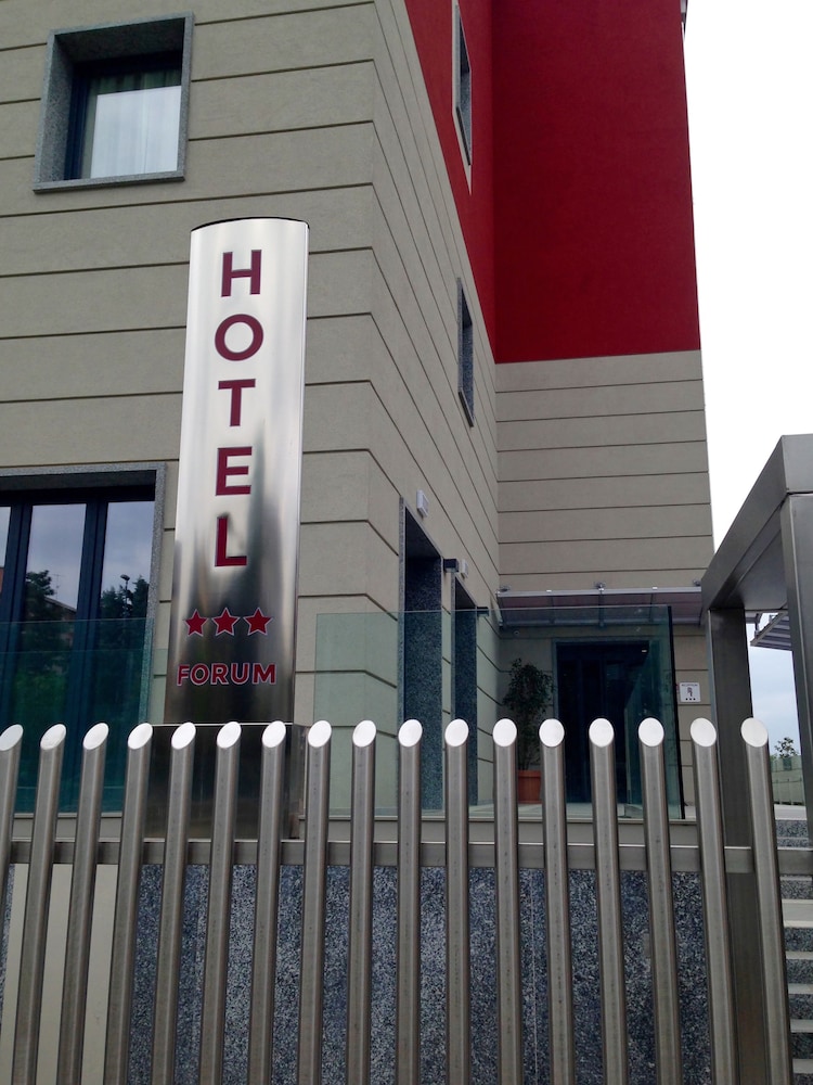 Hotel Forum 3/56