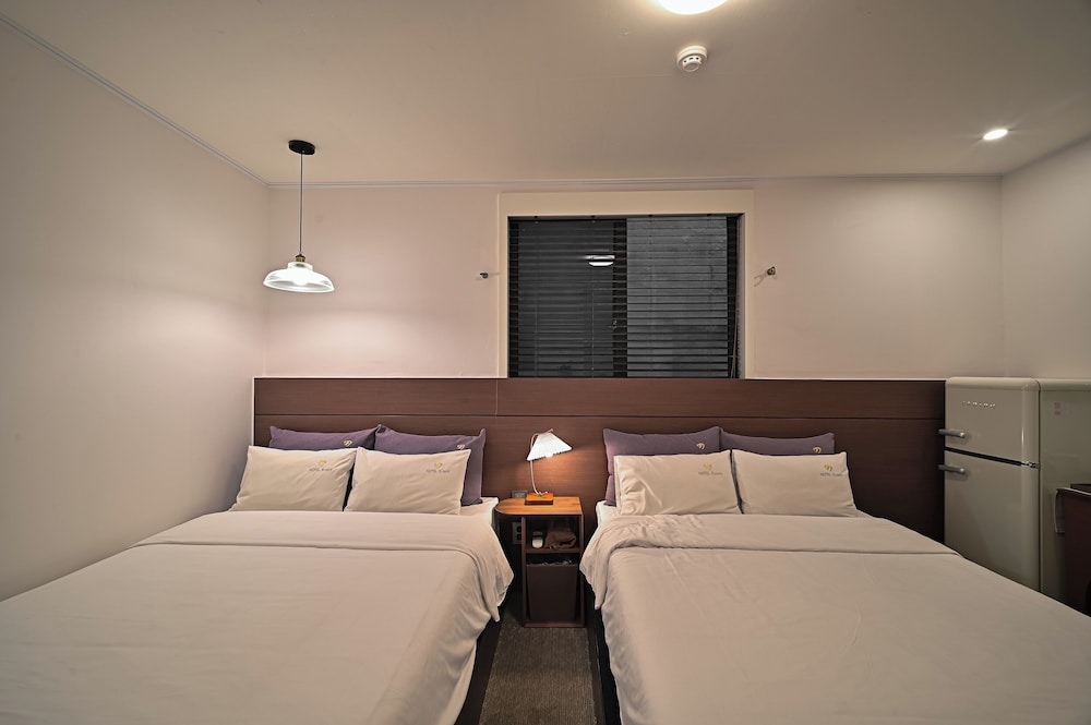B Cent Hotel 36/58