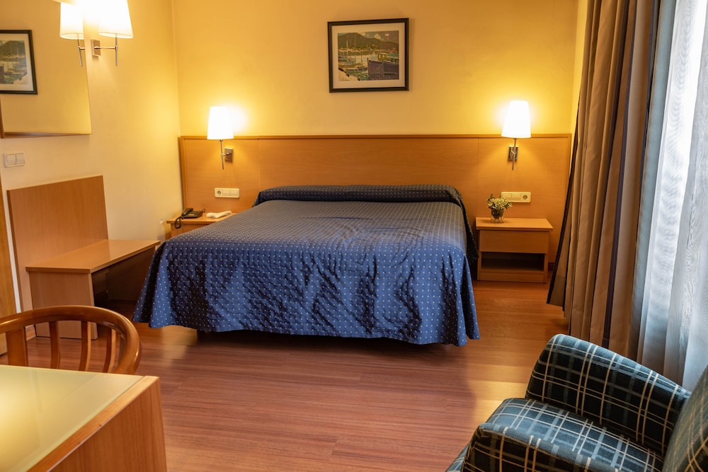 Hotel J. Balmes Vic 12/20