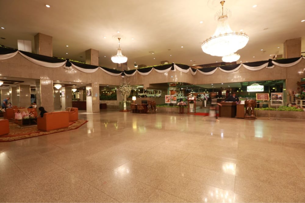 Asia Hotel Bangkok 11/60