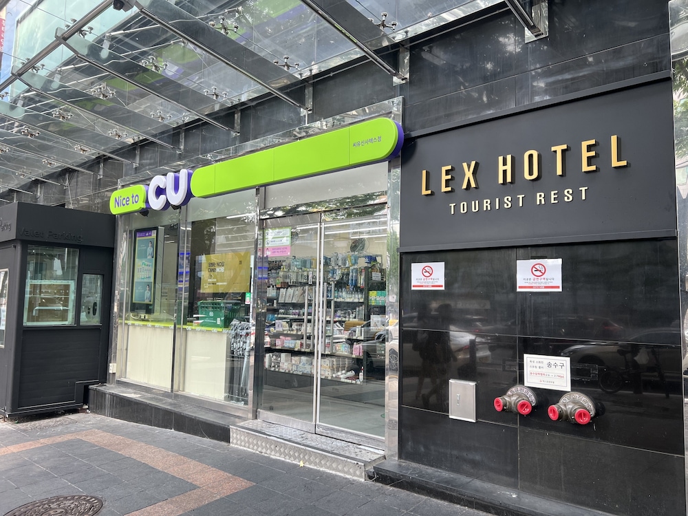 Lex Hotel 7/50