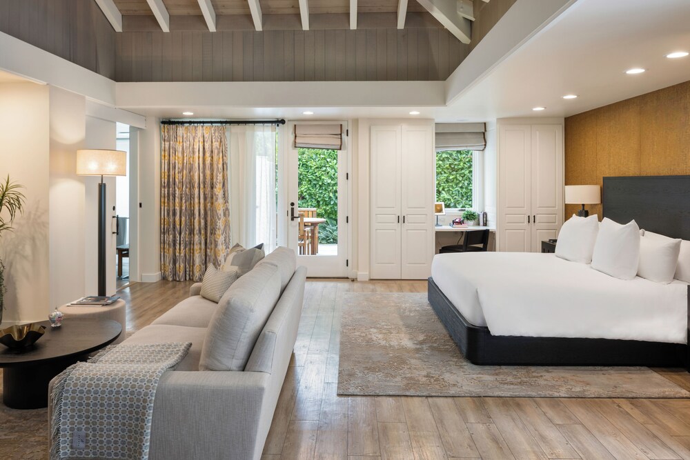 2 Bedrooms, Suite, Villa