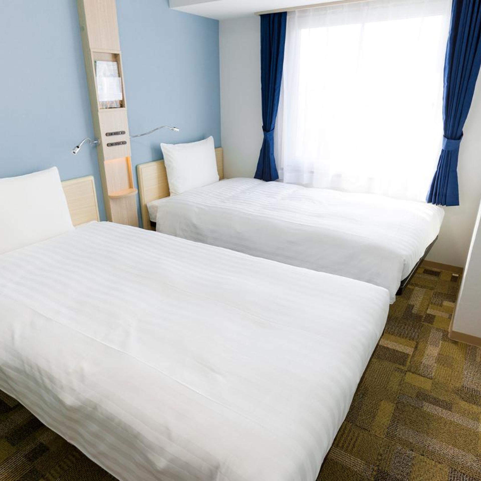 ROOM, TWIN BEDS, SMOKING